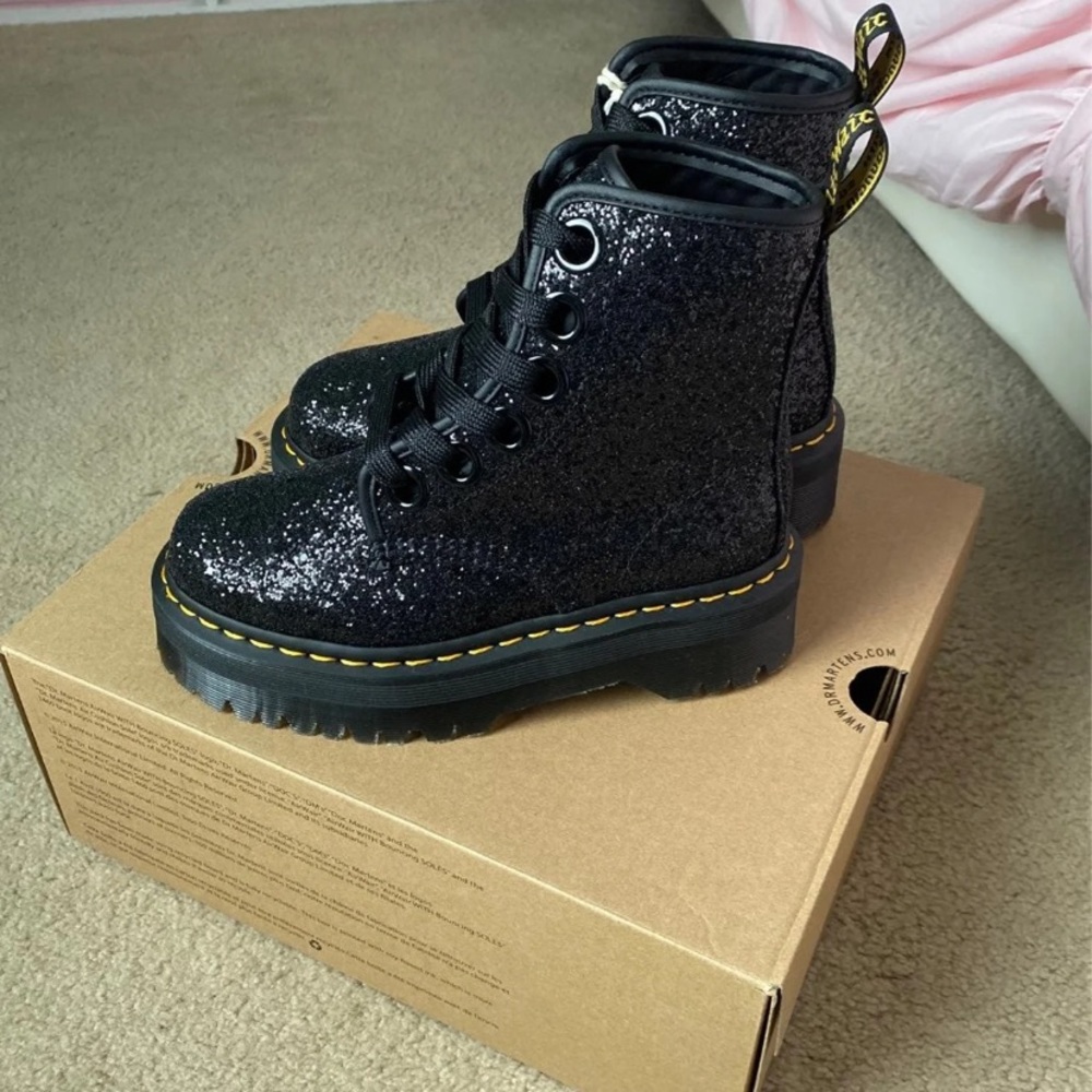 NWT Dr. Martens Molly Glitter - Picture 3 of 11